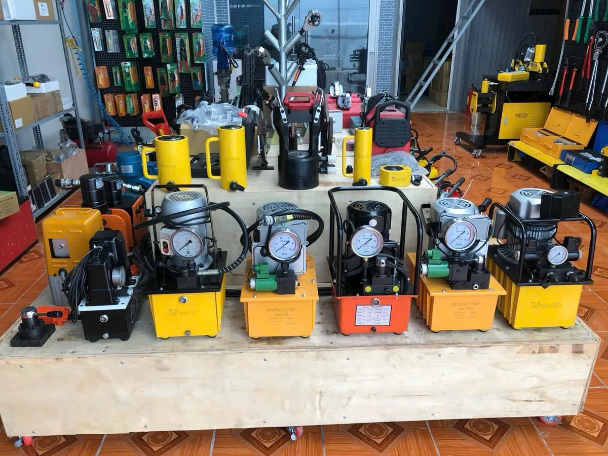Kho bơm thủy lực dòng TLP HHB tại cửa hàng Cơ Khí Thủy Lực