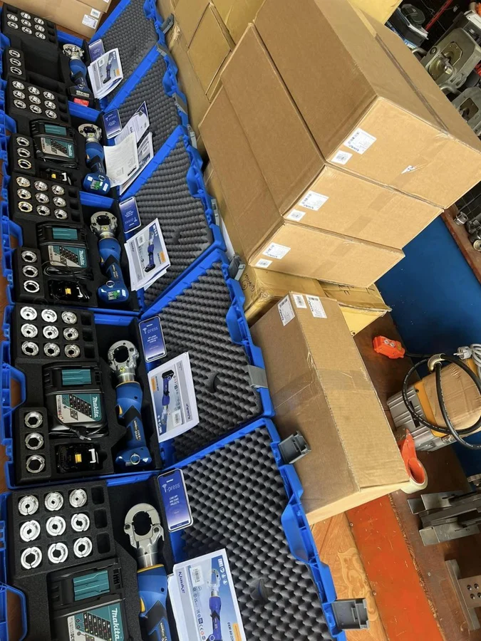 Máy ép cos thủy lực dùng pin Klauke EKM 60/22